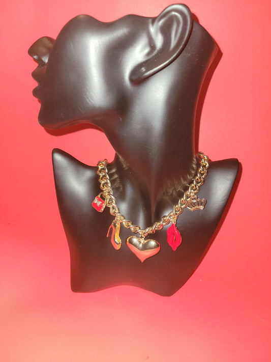 Fashion queen necklace